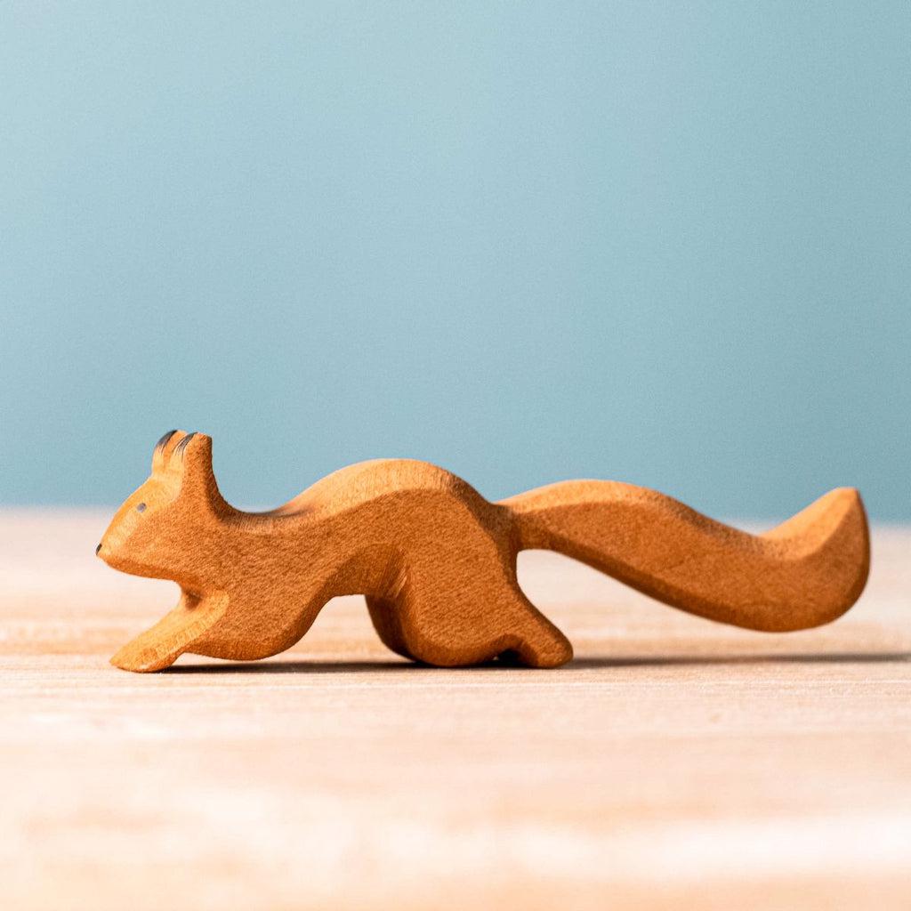 Trefigur Håndlaget Naturlig Mini Ekorn Løpende Bumbu Toys