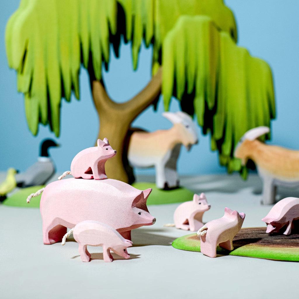 Trefigur Gris Håndlaget Sett Mama Og Smågris Bumbu Toys