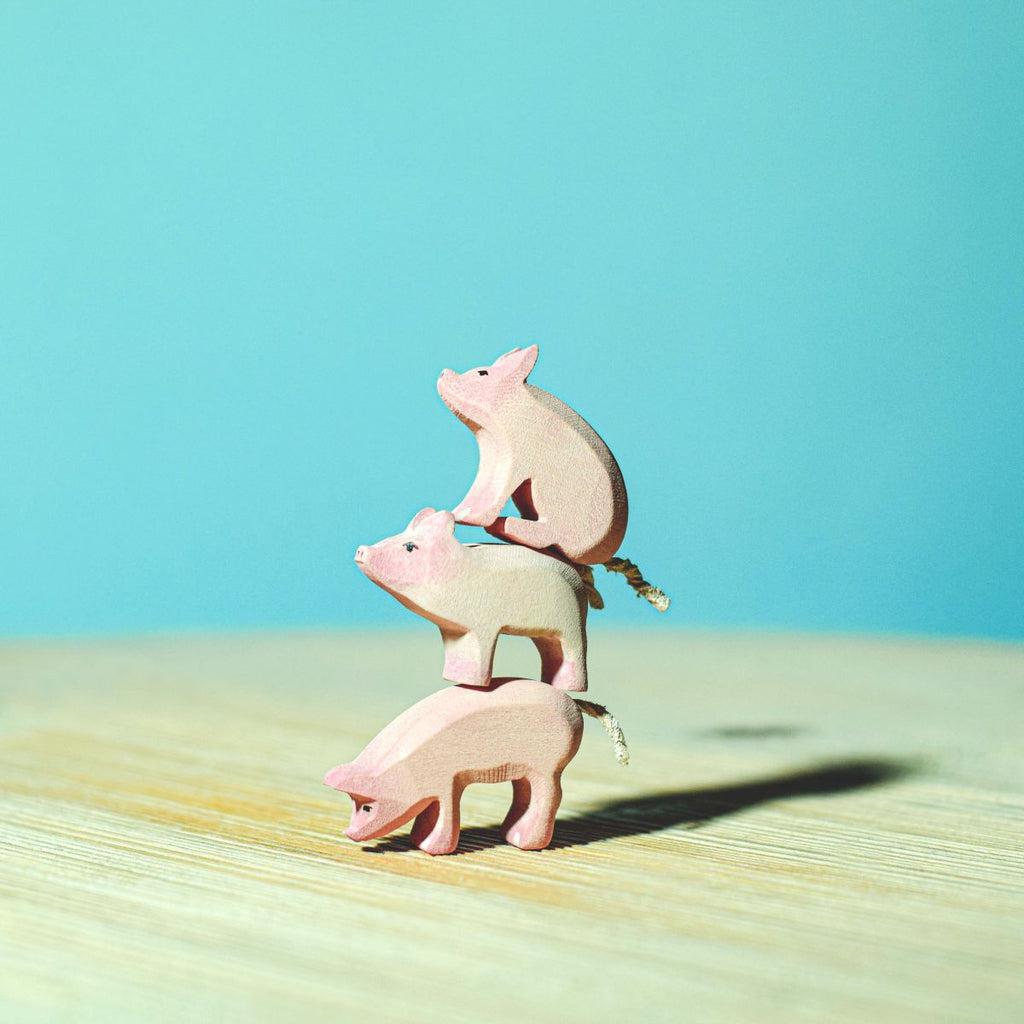 Trefigur Håndlaget Liten Stående Grisunge Bumbu Toys