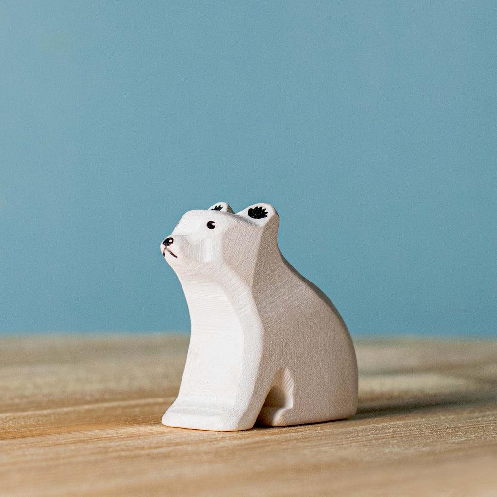 Trefigur Håndlaget Naturtre Liten Isbjørnunge Bumbu Toys