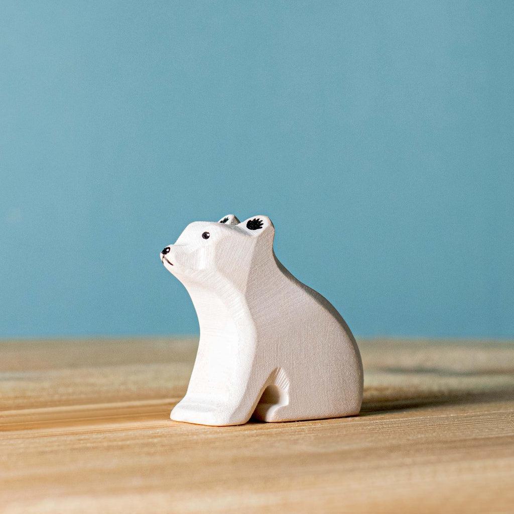 Trefigur Håndlaget Naturtre Liten Isbjørnunge Bumbu Toys
