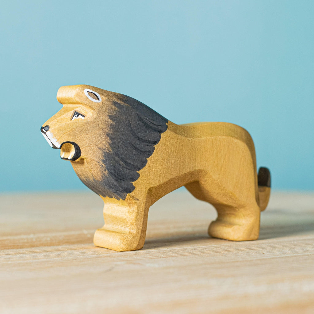 Trefigur I Massivt Tre Liten Dekor Løve Hann Bumbu Toys