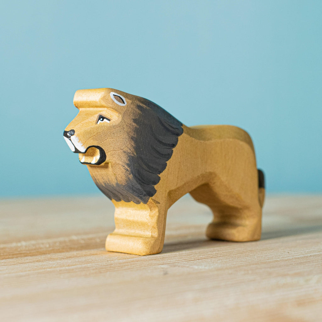 Trefigur I Massivt Tre Liten Dekor Løve Hann Bumbu Toys