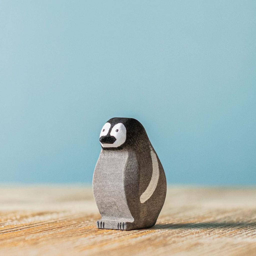 Trefigur Håndlaget Håndmalt Liten Pingvinunge Bumbu Toys