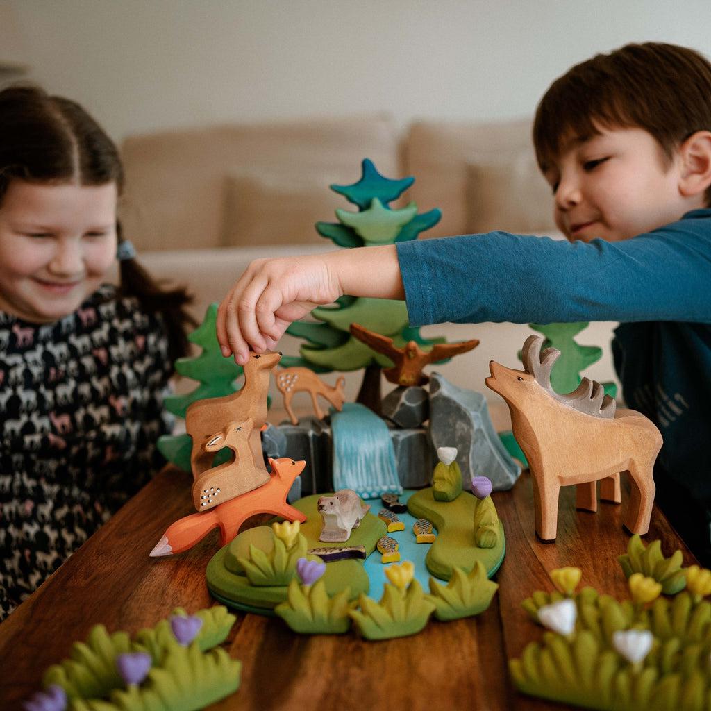 Trefigur I Tre Naturlig Liggende Liten Rådyrkalv Bumbu Toys