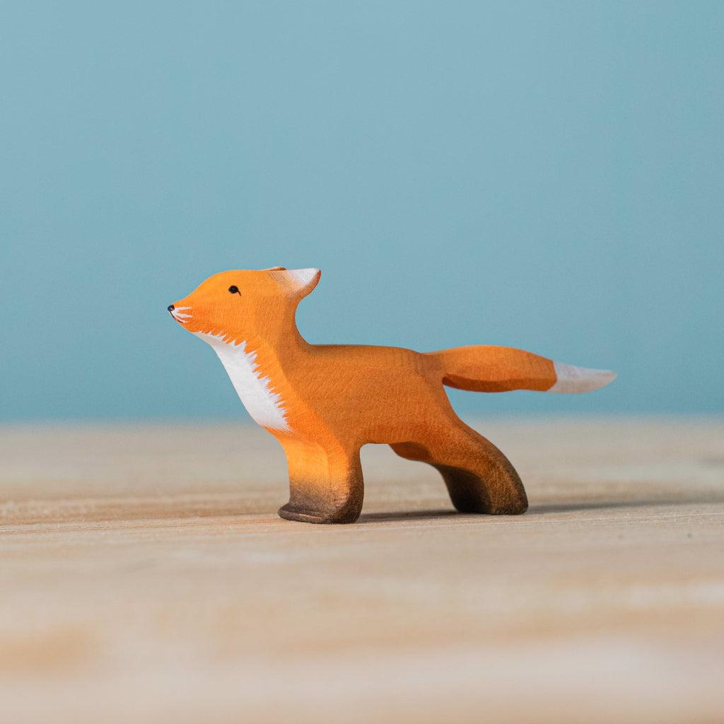 Trefigur Håndlaget Liten Revunge Nysgjerrig Bumbu Toys