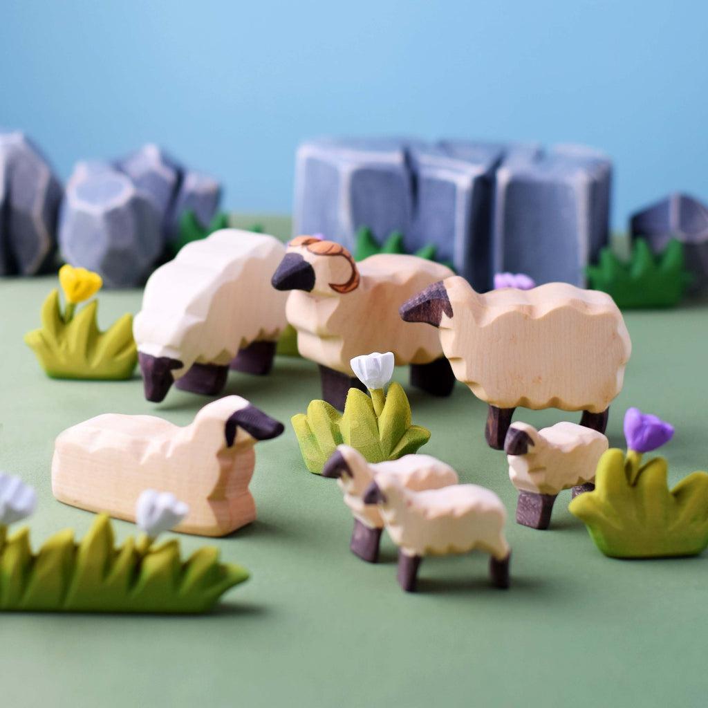 Trefigur Håndlaget Naturlig Liten Sau Spisende Bumbu Toys