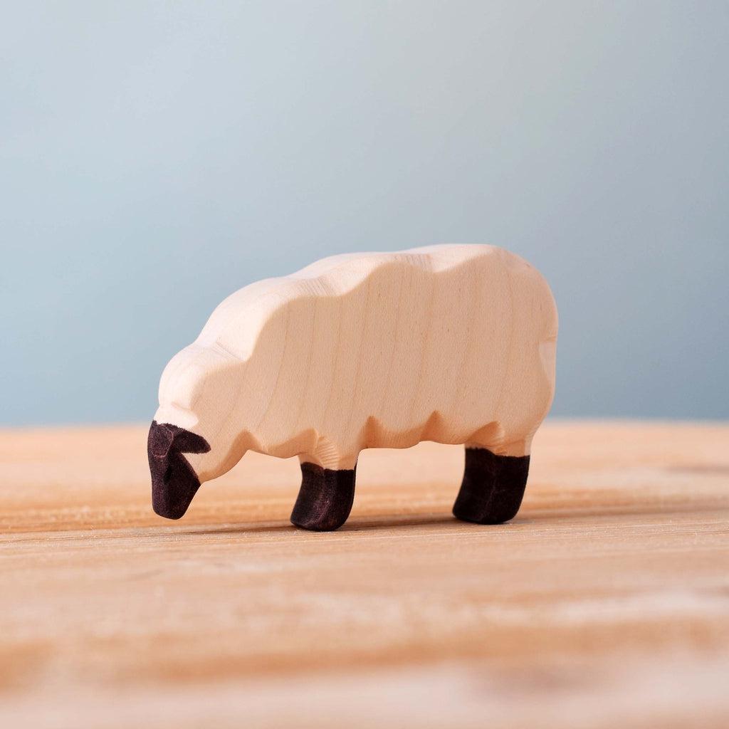 Trefigur Håndlaget Naturlig Liten Sau Spisende Bumbu Toys