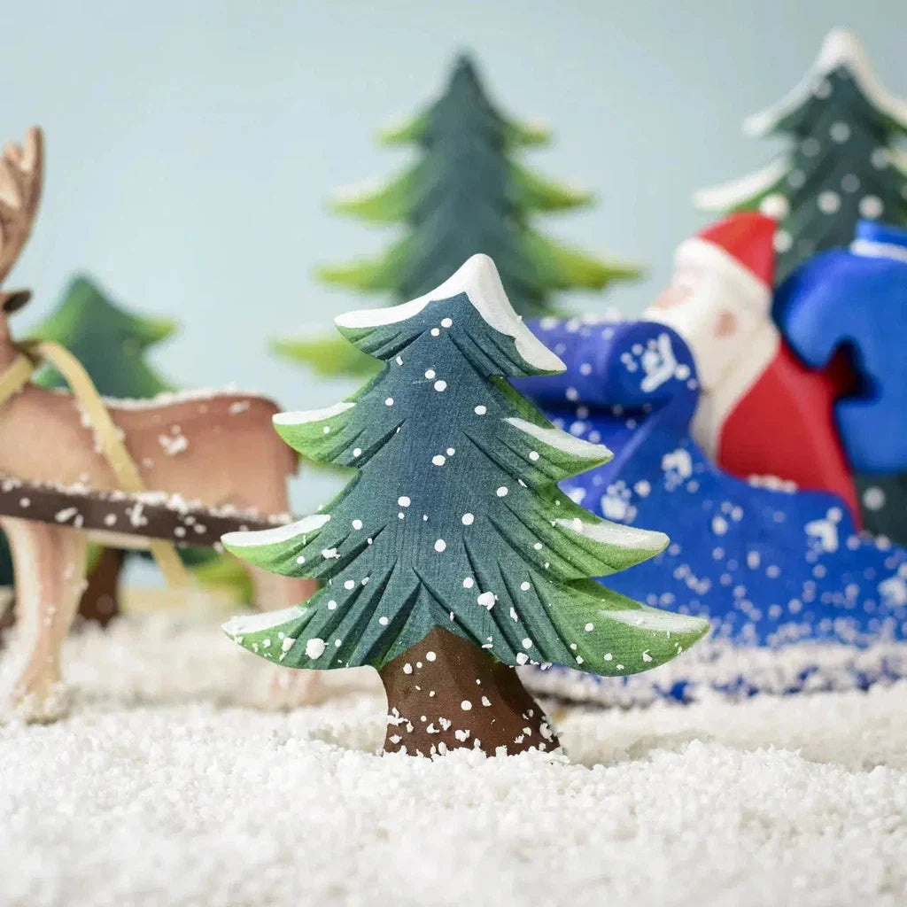Trefigurer I Håndlaget Snødekt Furu Sett Bumbu Toys