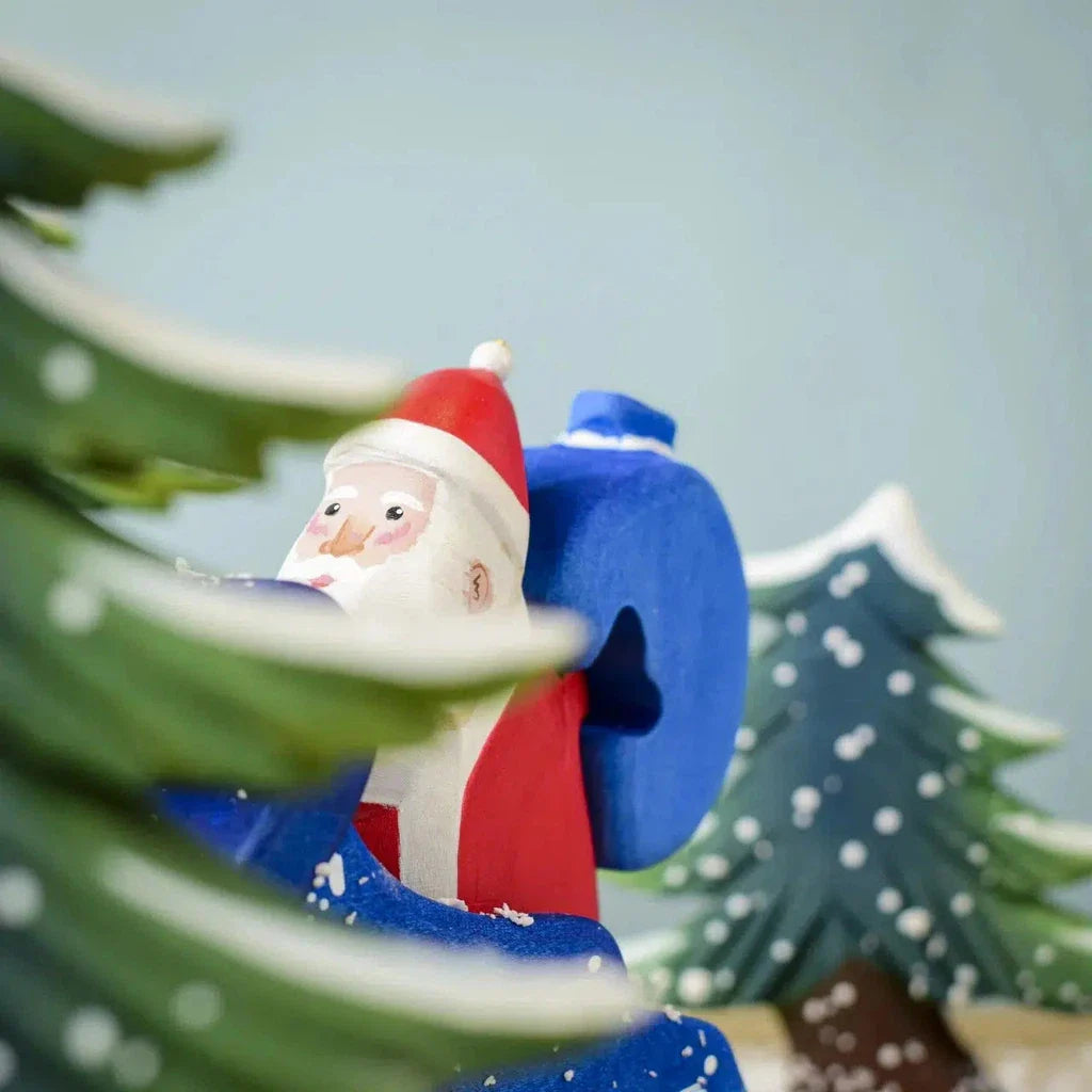 Trefigurer I Håndlaget Snødekt Furu Sett Bumbu Toys